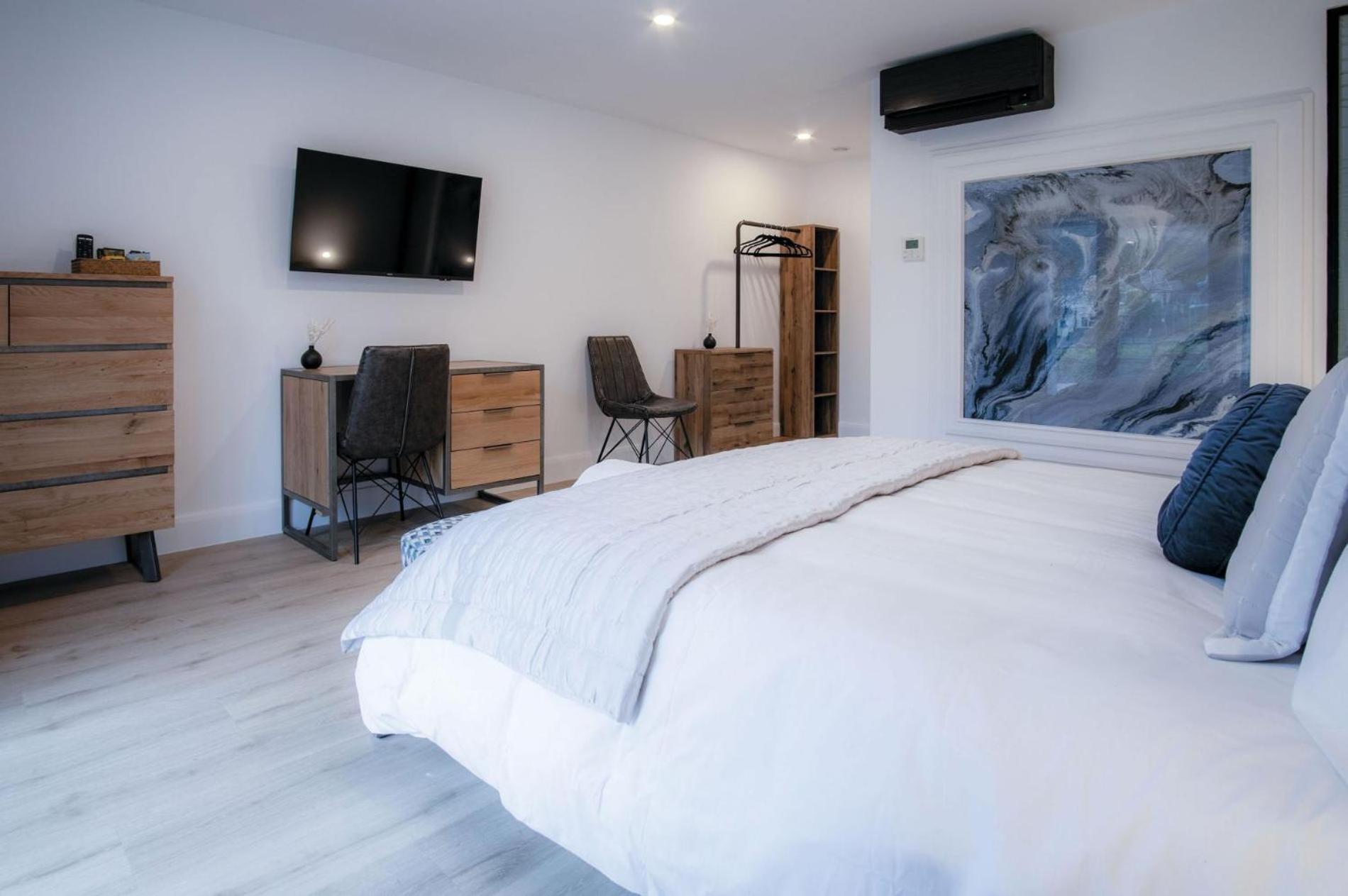 Suite 6 - Sleeping Giant Hotel - Pen Y Cae Inn Брекон Экстерьер фото
